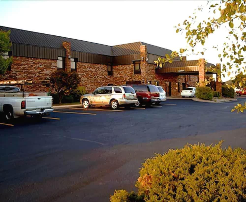 Super 8 By Wyndham Columbia City Екстериор снимка