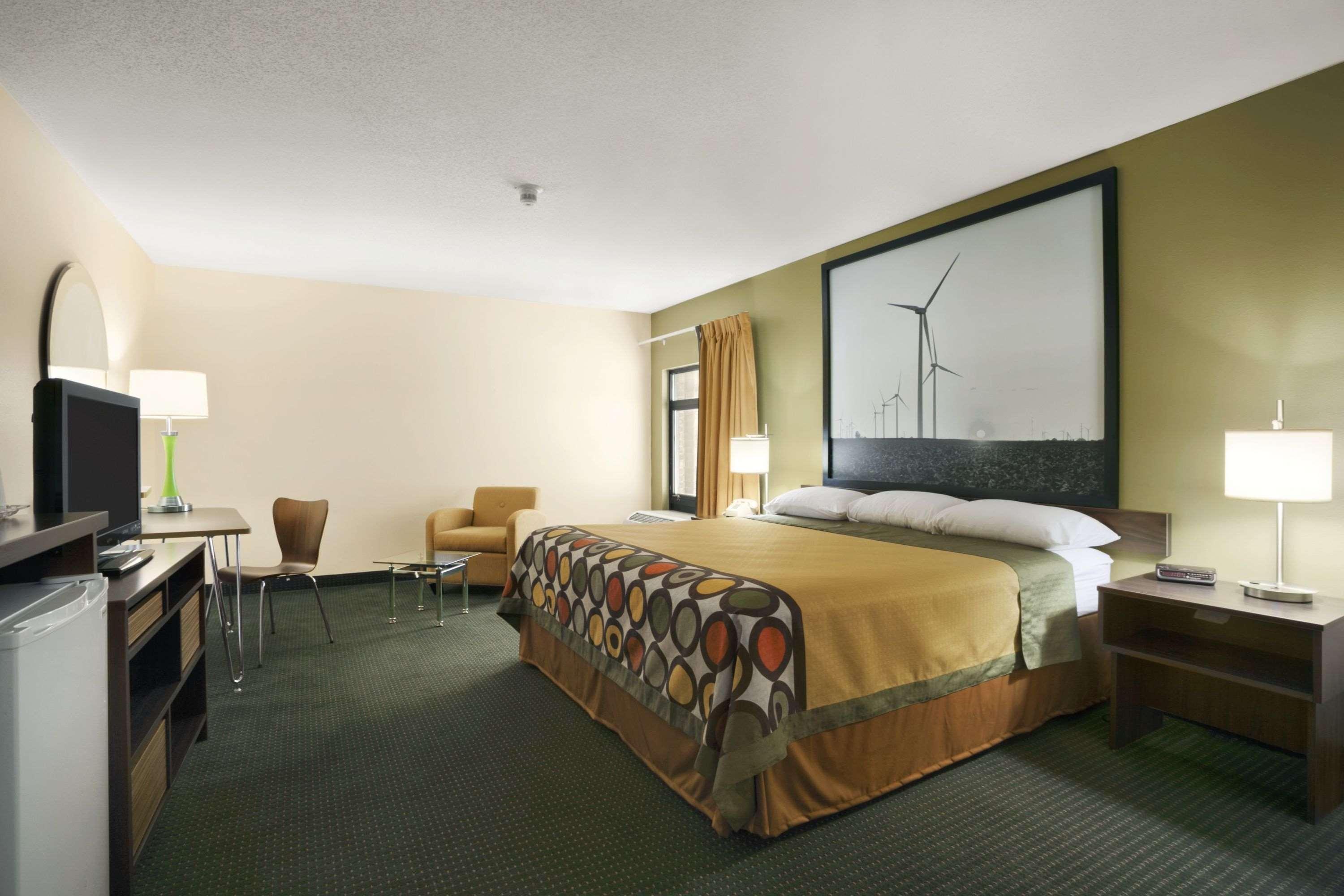 Super 8 By Wyndham Columbia City Екстериор снимка
